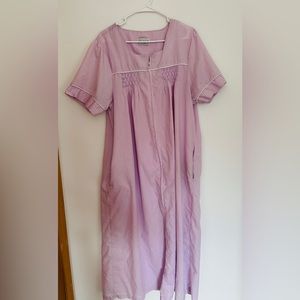 Anthony Richards Short Sleeve
House Dress with Front Zip and Pockets Purple